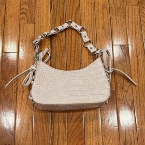 Elegant Croc-Embossed Shoulder Bag